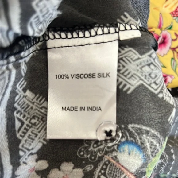 Silk Floral Black Blouse NWT - Picture 5 of 6